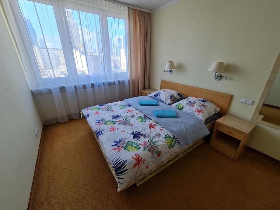 10q - Z6 802 * Varšava